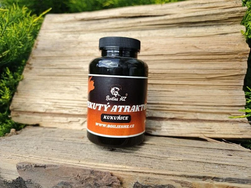 Super sa hodí k nášmu boilies Kukurica.  Môžeš ho priamo dipovať alebo naliať na pripravený kŕmny mix či PVA - jednoducho parťák do každej rybárskej akcie!